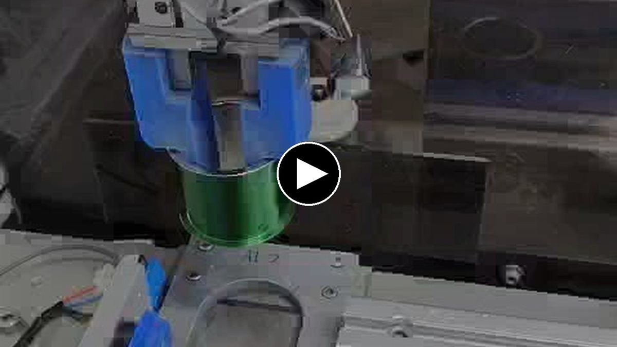 Pick and place machine